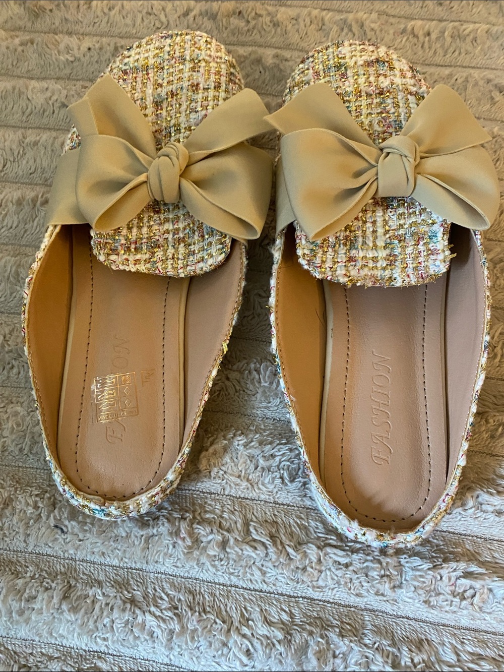 Women’s Tweed Bow Slip-On Flats in Beige